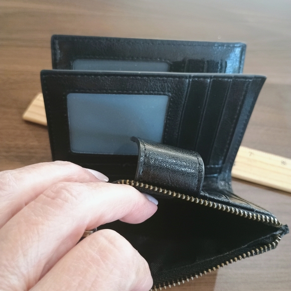 Black Vegan Leather Wallet - Picture 5 of 6